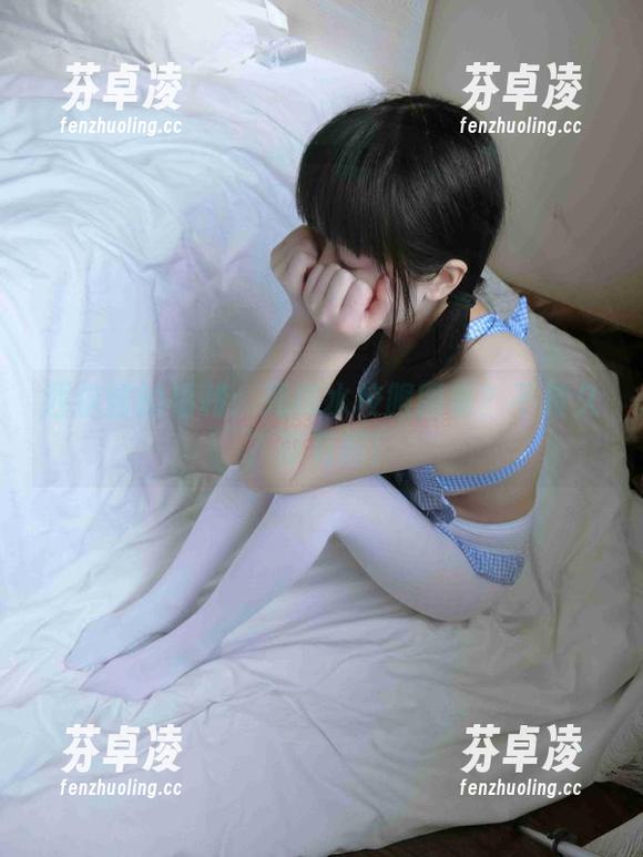 西尔酱 西尔酱的福利:死库水校服图集?不持久?真有趣!