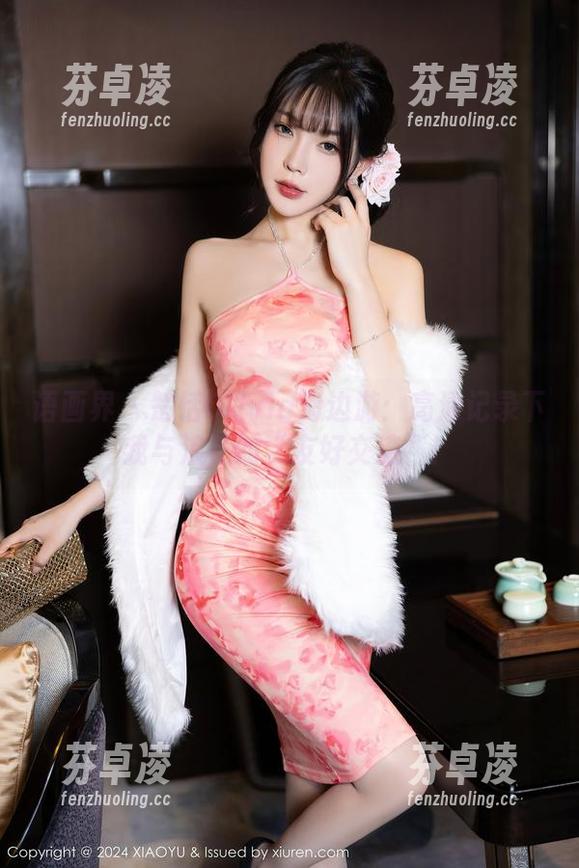 语画界-楚恬Olivia 语画界 - 楚恬Olivia海边游:高清记录下我与浪花的“友好交流”!