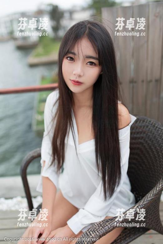 青豆客 - 汪佩妮Penny的“浴缸”美图集，我真想看她泡多久才会拒绝离开这水里～