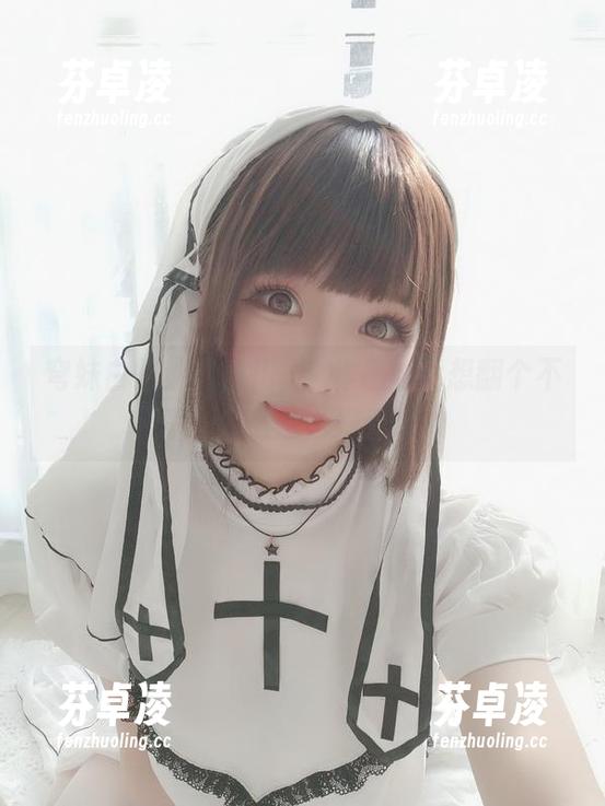 穹妹白裙偶遇香川澪，作品让我想翻个不停。怎么这么好看呢？
