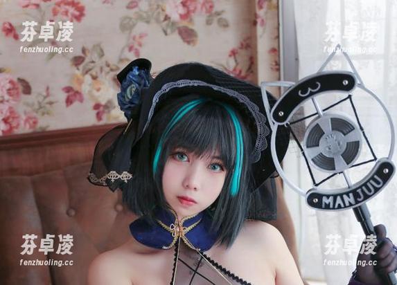 魅瞳meroko 新作品上线啦!魅瞳meroko这次竟然戴上眼镜,哎呀,化身学霸了?